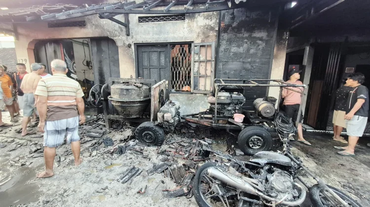 Motor Bawa Dua Drigen Bensin Terbakar di Mojosongo, Pengendara Kabur