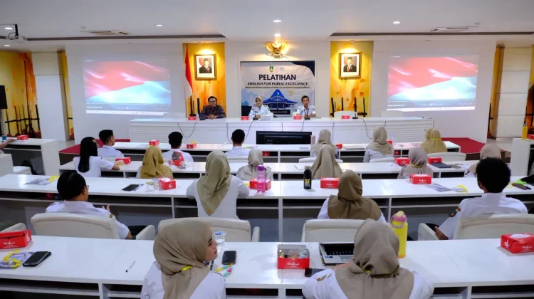 ASN Frontliner Pemkot Solo Ikuti Pelatihan Bahasa Inggris untuk Tingkatkan Layan