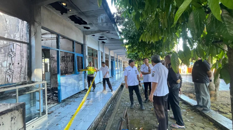 SMPN 2 Karangpandan Terbakar, Tiga Ruangan Ludes Dilahap Api
