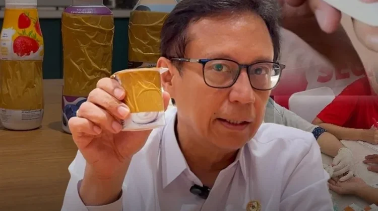 Cek Yoghurt sebelum Meminumnya
