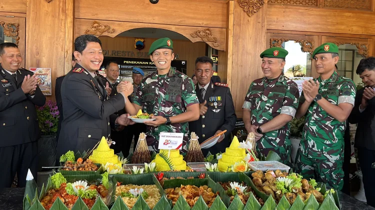 Datangi Mapolresta Dandim Surakarta Berikan Ucapan Selamat Hari Bhayangkara