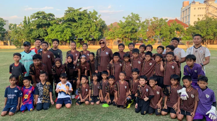 Dukung Pembinaan Sepak Bola Usia Dini, Wawali Solo Tinjau SSB Madya Pemda