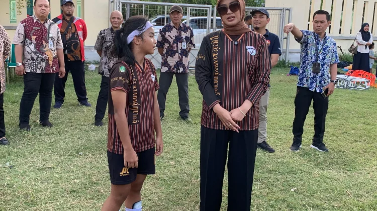 Wawali Astrid Widayani Siap Bangkitkan Sepak Bola Putri Solo