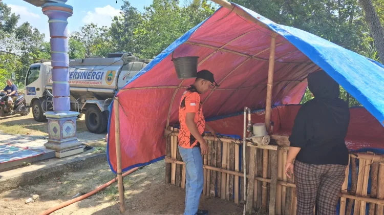 Krisis Air Bersih Mulai Terjadi, BPBD Sragen Dropping Air Perdana ke Gesi