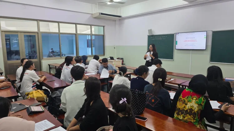 Mahasiswa FHIP UMS Ikuti Sit In Class di Ton Duc Thang University Vietnam