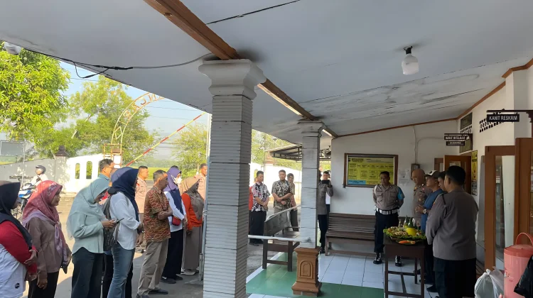 Forkopimcam Selogiri Kunjungi Polsek Saat Hari Bhayangkara