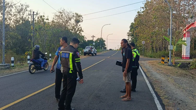 Kecelakaan Lalulintas Truk vs Motor di Jalan Raya Giritontro–Giriwoyo