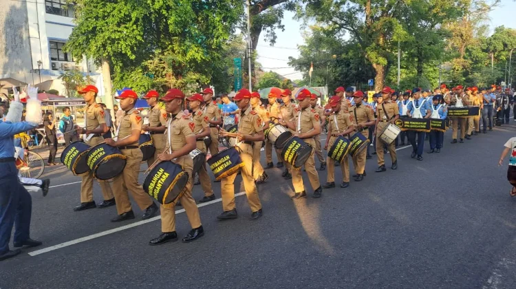 Kehidupan Seni Drumband Membentuk Disiplin Kreativitas dan Kebersamaan