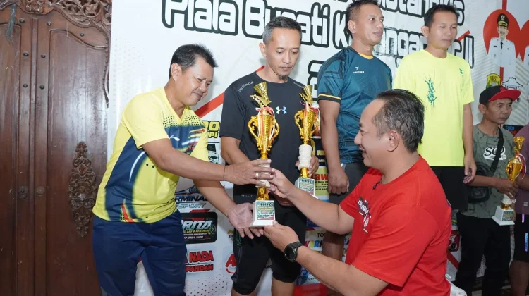 Tutup Turnamen Bulu Tangkis Bupati Karanganyar Jaring Bibit Atlet