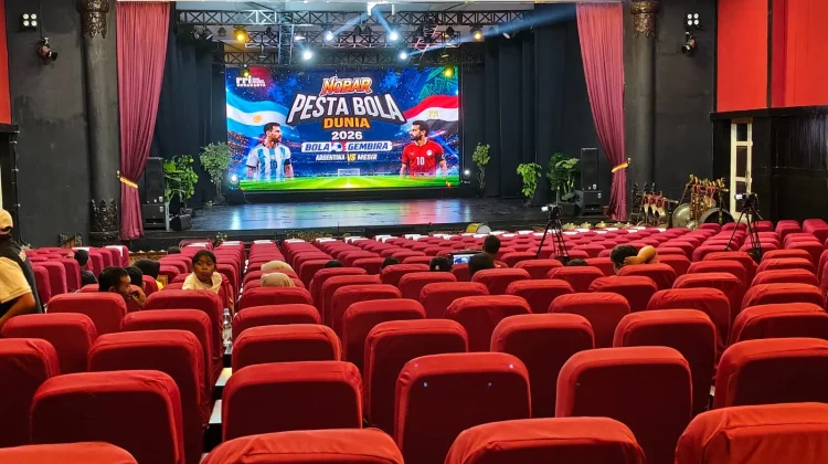 Manjakan Penonton, RRI Surakarta Gelar Nonbar Pesta Bola Dunia Rasa Bioskop