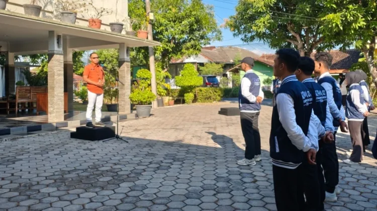Pelepasan Mahasiswa STAIMAS Perkuat Pengawasan Partisipatif Demokrasi Desa