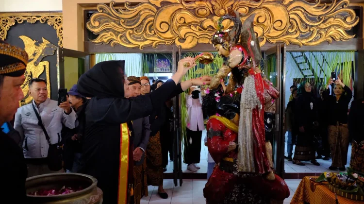 Hadiri Kirab Budaya dan Jamasan WOS, Astrid Widayani: Bentuk Penghormatan Leluhur