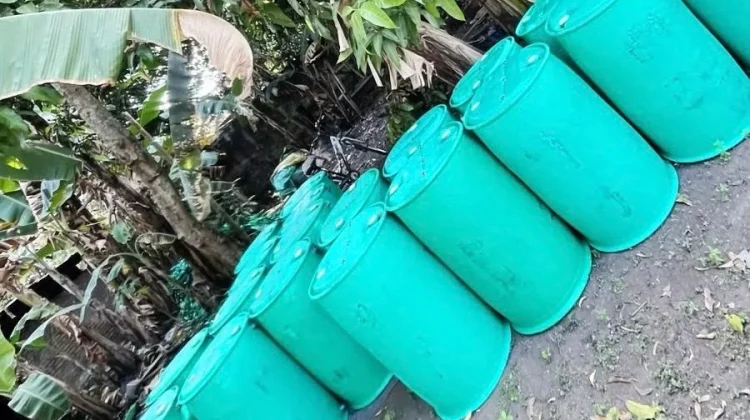 Drum Bekas Jadi Tandon Air