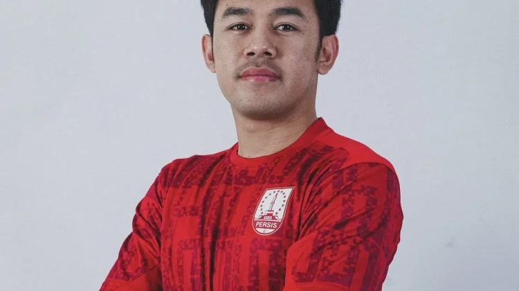 Luthfi Kamal Kini Resmi Berseragam PERSIS