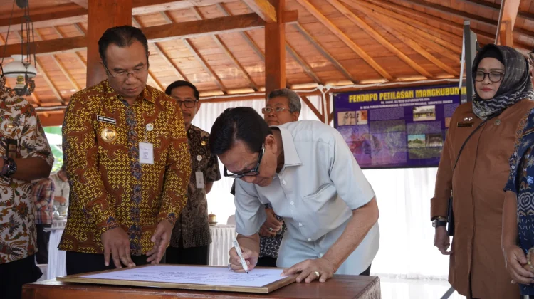Merajut Kembali Benang Sejarah Mataram, saat Sultan HB X Belajar ke Sragen