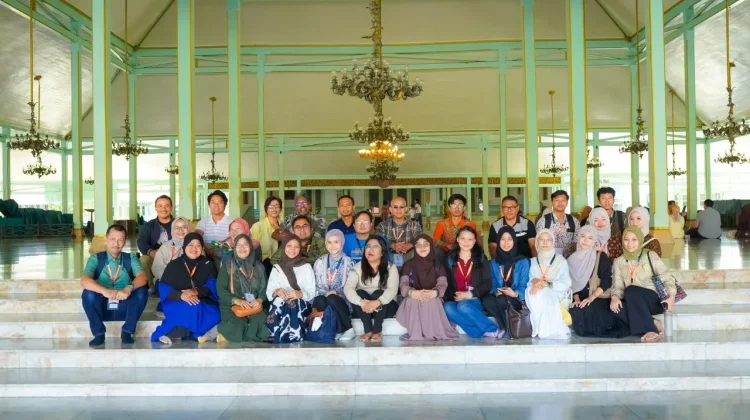 UMS Kenalkan Budaya Solo kepada Akademisi Dunia melalui City Tour COMSOCIA 2026