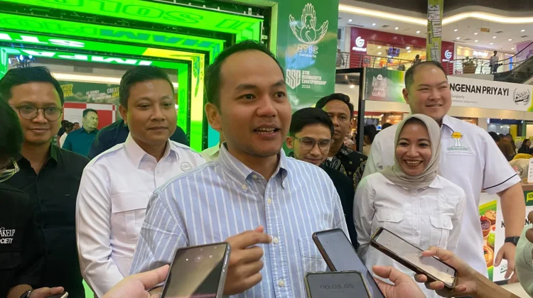 Hari Pertama MPLS, Wali Kota Solo Imbau Para Ayah Antar Anak