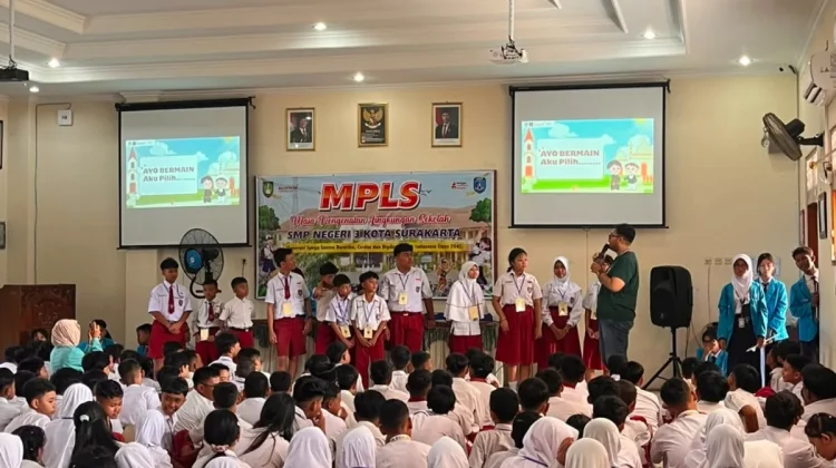 Keunikan MPLS di Solo: Diantar Ayah hingga Guru Bertema Harry Potter
