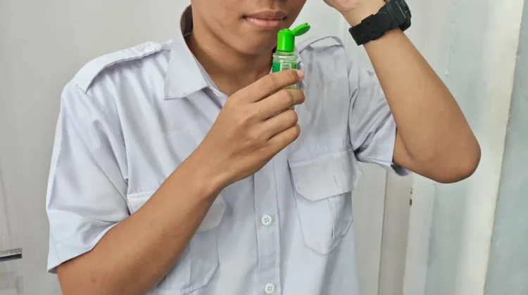 Menghirup Minyak Kayu Putih Redakan Sakit Kepala?