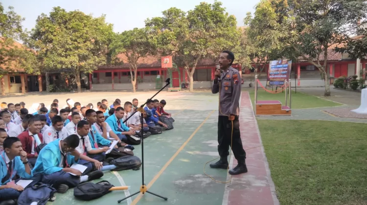 MPLS SMKN 1 Sawit, Polsek Sawit Bekali Pelajar Pendidikan Karakter