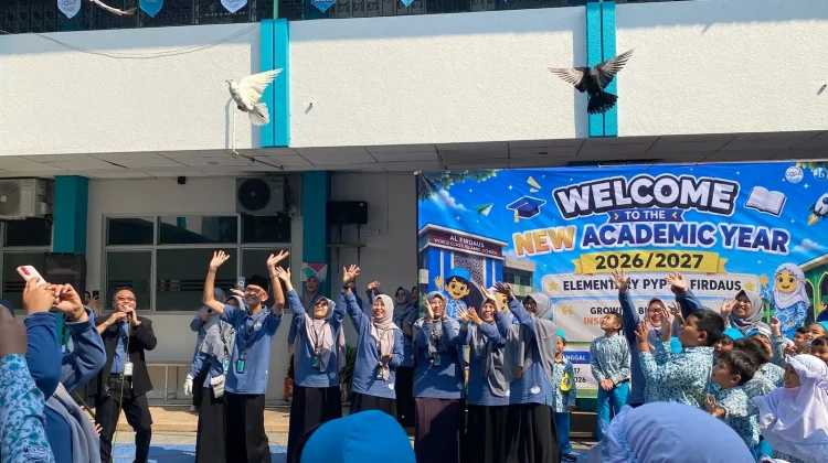 Unik, MPLS SD Al-Firdaus Solo Dibuka dengan Lepas Burung Merpati