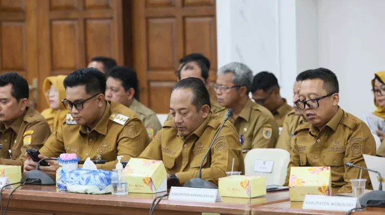 Bupati Karanganyar Komitmen Lindungi Lahan Tani dan Atasi Sampah
