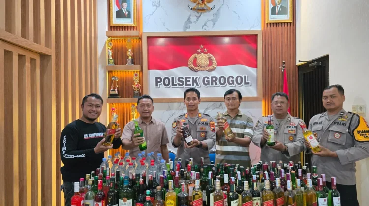 Operasi Pekat, Polsek Grogol Sita 175 Botol Miras