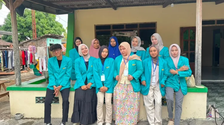 Mahasiswa FIK UMS Berikan Edukasi Gizi dan Kenalkan Akupresur pada Lansia
