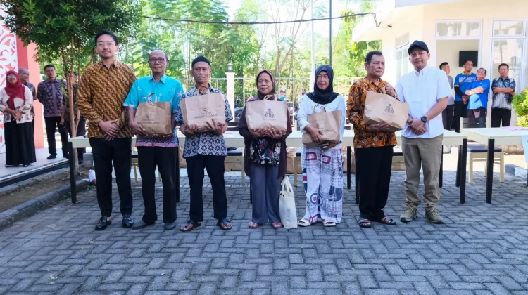 Pura Mangkunegaran Salurkan Bantuan Berkah Suro bagi Warga Rusunawa Putri Cempo