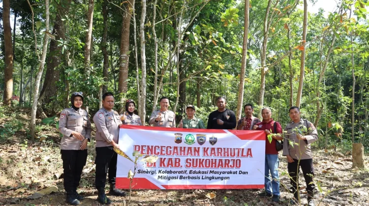 Polres Sukoharjo Patroli Terpadu Cegah Karhutla di Pegunungan Gajah Mungkur