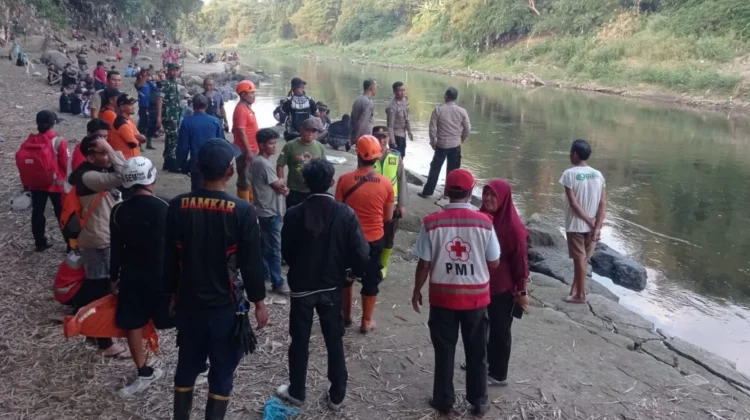 Pemuda 19 Tahun Tenggelam di Bengawan Solo Sragen, Pencarian Masih Berlangsung