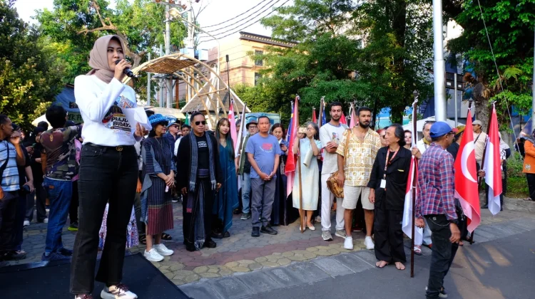 Buka Parade Budaya SIAC Ke-5, Astrid Widayani Tegaskan Solo Siap Mendunia lewat Seni