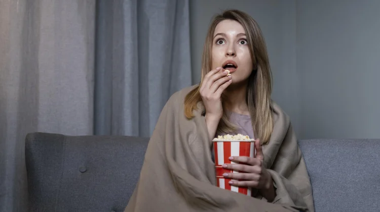 Mengapa Orang Suka Menonton Film Horor?