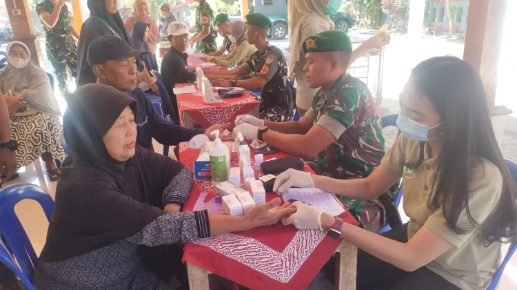 Yonif TP 449/SH Bersama Puskesmas Tawangsari Gelar CKG di Desa Lorog