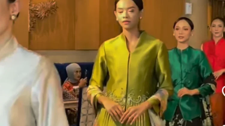 Makan Siang Sambil Berbusana, Kala Kebaya dan Kuliner Menyatu Hangat di Solo