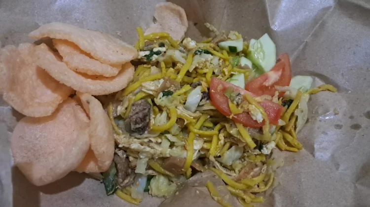 Meski Omset Turun Tak Surutkan Pemuda Asal Pekalongan Jual Mi Goreng Di Solo