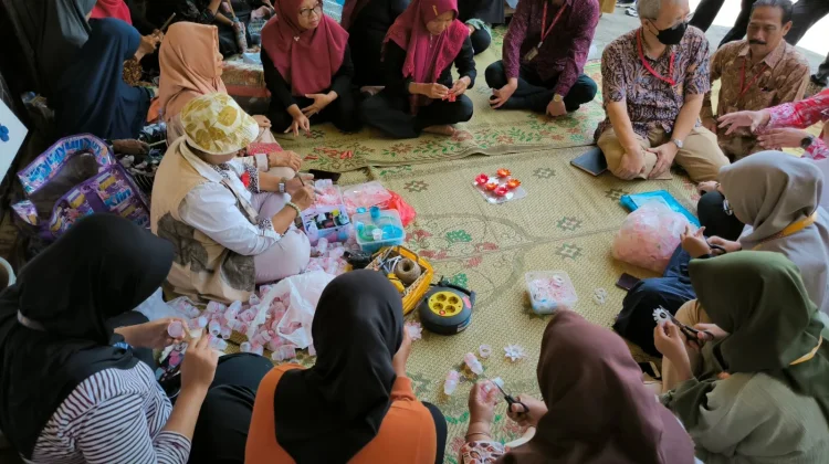Budaya Eco Living Tumbuh di Desa Mulur lewat Pengelolaan Sampah Berkelanjutan
