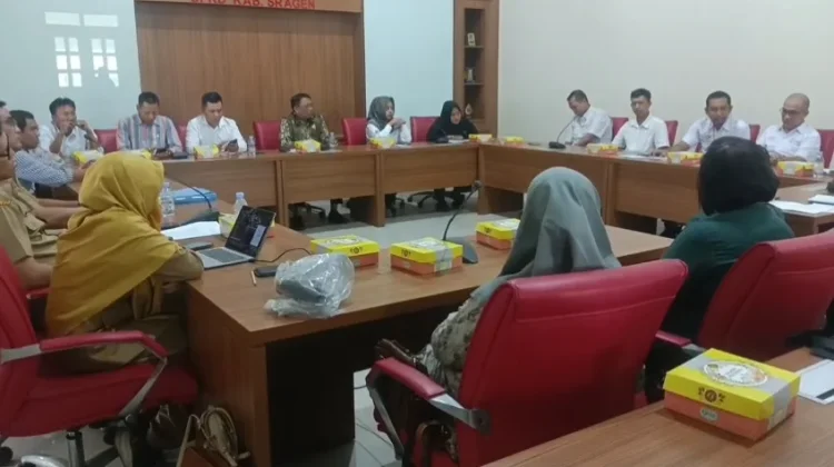 Usaha-Kesehatan Terdampak Polusi PG Mojo, Belasan Warga Sragen Mengadu ke DPRD
