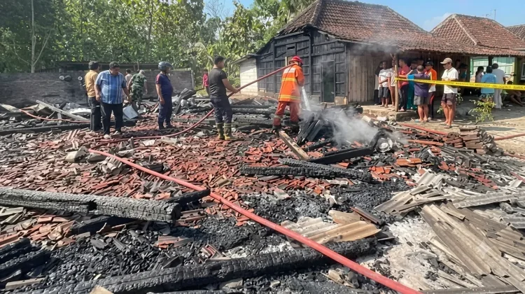 Rumah Huni di Gondang Sragen Ludes Terbakar, 2 KK Kehilangan Tempat Tinggal