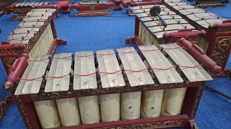 Mengenal Slenthem Sebagai Penguat Harmoni Gamelan Jawa Tradisional Nusantara