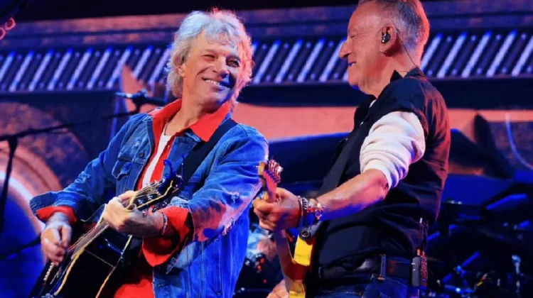 Bruce Springsteen Bikin Kejutan di Konser Bon Jovi