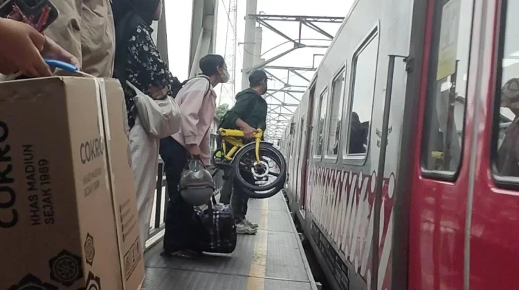 Sepeda Lipat Diminati karena Efisien, Menyehatkan, dan Bebas Polusi