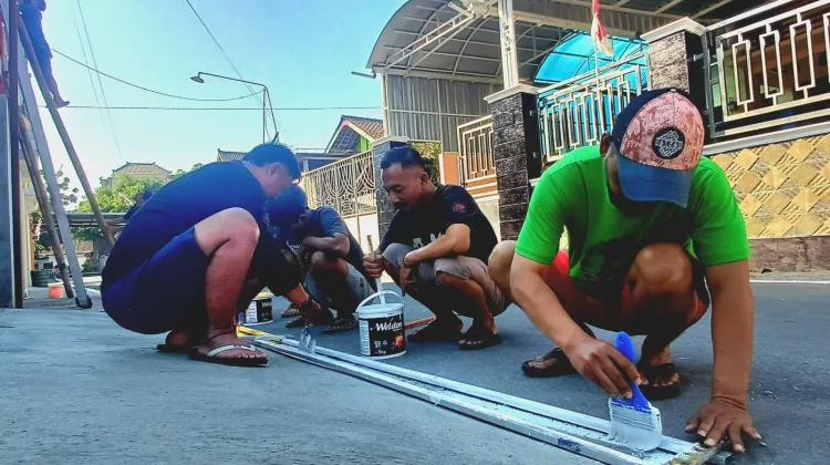 Warga Ngemplak Lestarikan Gotong Royong Sambut HUT ke-81 RI