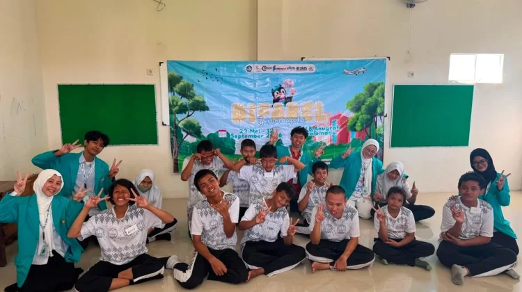 UMS Perkuat Kemandirian Siswa Difabel lewat Pelatihan Fotografi Produk Digital