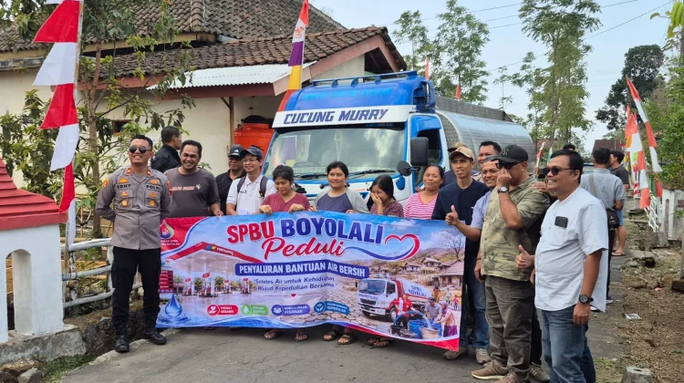 Paguyuban SPBU Boyolali Berikan Bantuan Air Bersih ke Wilayah Kekeringan