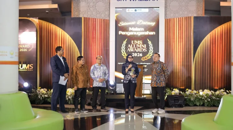 Membangun Negeri, UMS Berikan Penghargaan kepada Para Alumni