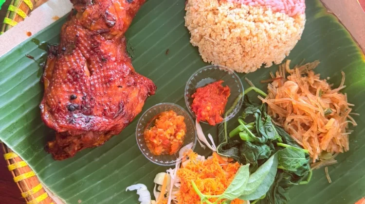 Kenapa Nasi Merah dan Tiwul Cocok Jadi Menu Makan Siang?