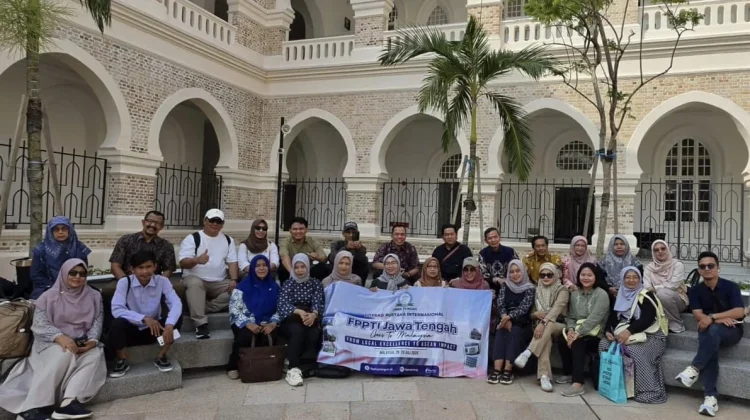 Pustakawan UMS Ikuti Studi Banding ke Malaysia, Presentasikan Program IMAM
