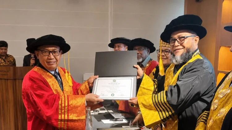 Ketum Senkom Katno Hadi Dikukuhkan Jadi Guru Besar AUI Malaysia