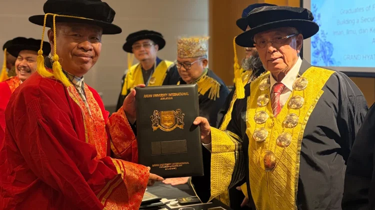 Presdir The Lawu Group Parmin Sastro Raih Doktor Honoris Causa di Malaysia